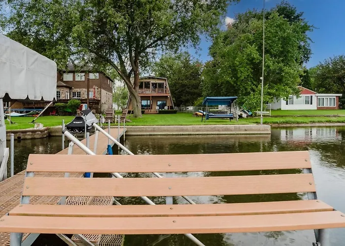 Ferienhaus Long Extended Furnished Waterfront