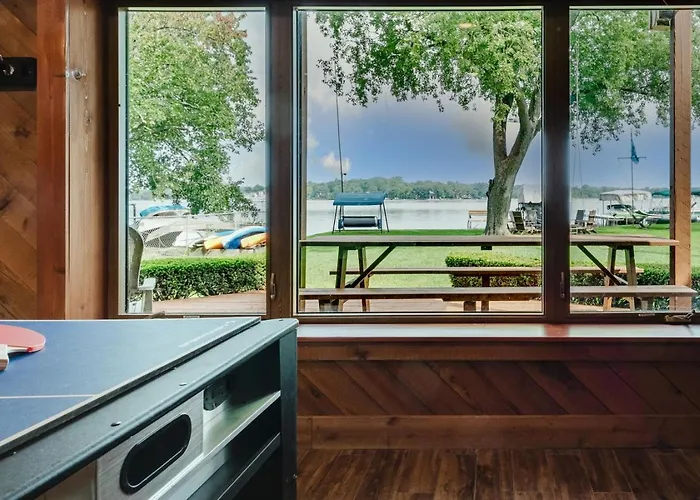 Long Extended Furnished Waterfront Сasa de vacaciones